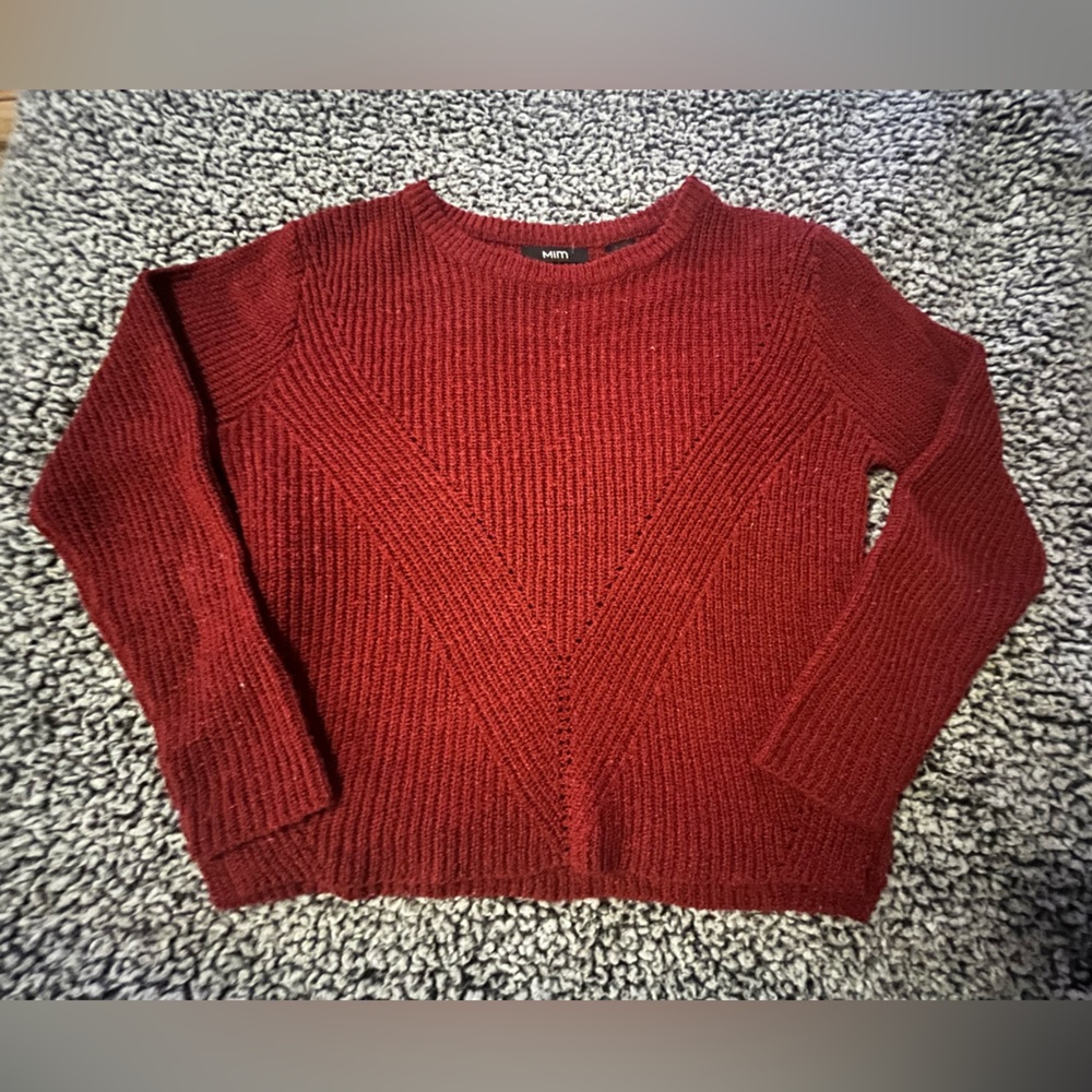 Mi Women's Sweater in Deep Red